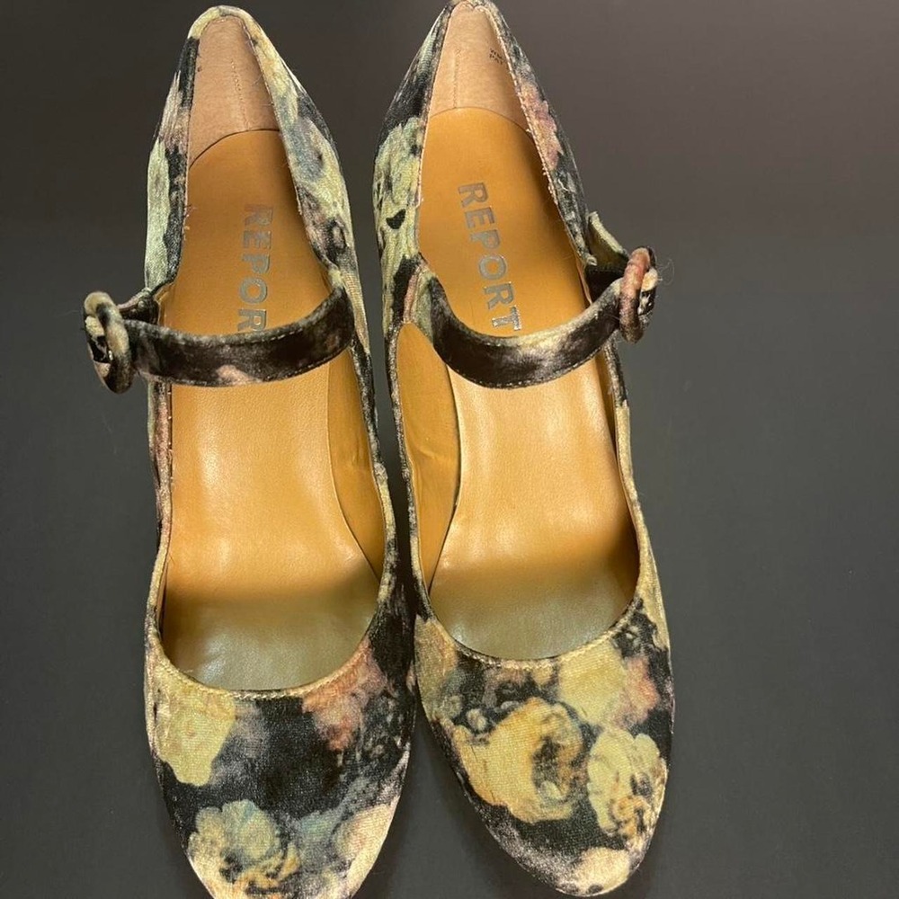 Floral velvet kitten heels size 9. 4"heel. Ankle strap with buckle